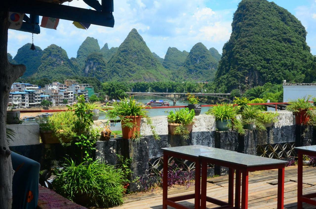 En Attendant Godot Youth Hostel Yangshuo Exterior photo
