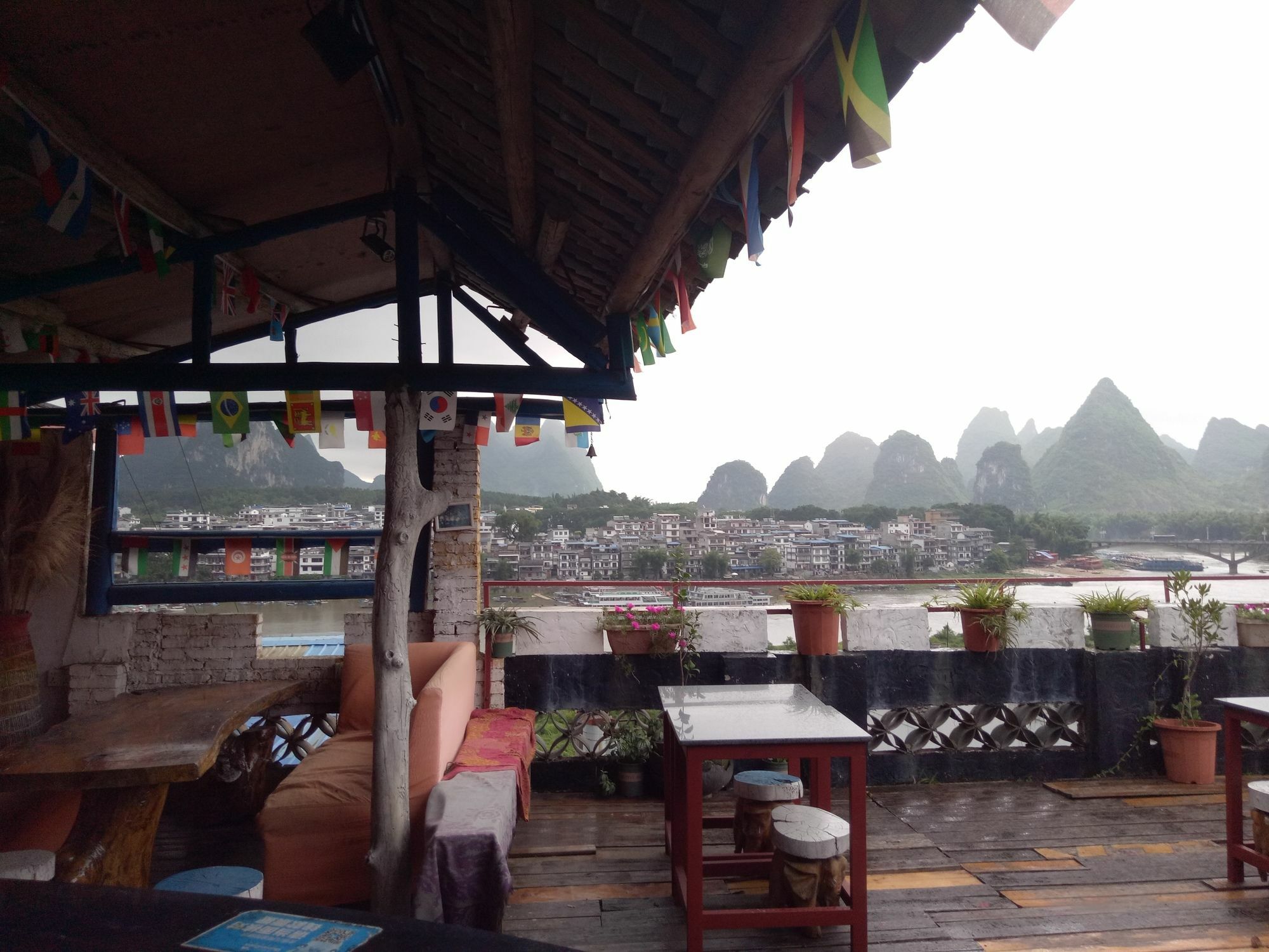 En Attendant Godot Youth Hostel Yangshuo Exterior photo